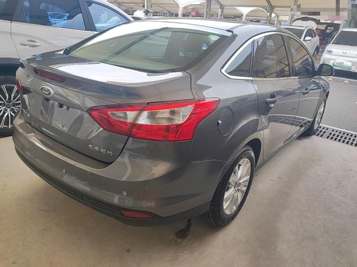 Focus 2012 Sedan 1.6L MT Comfort photo 4