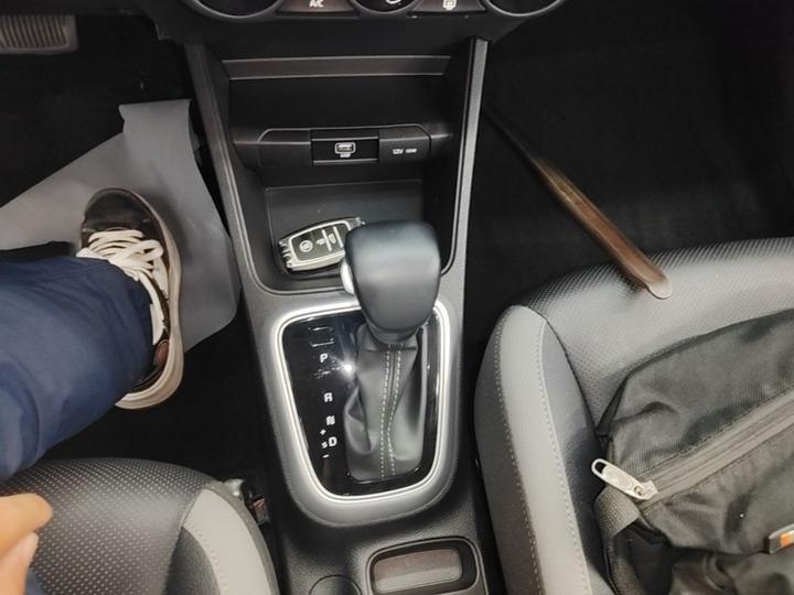 Stonic 2021 1.4L CVT photo 5