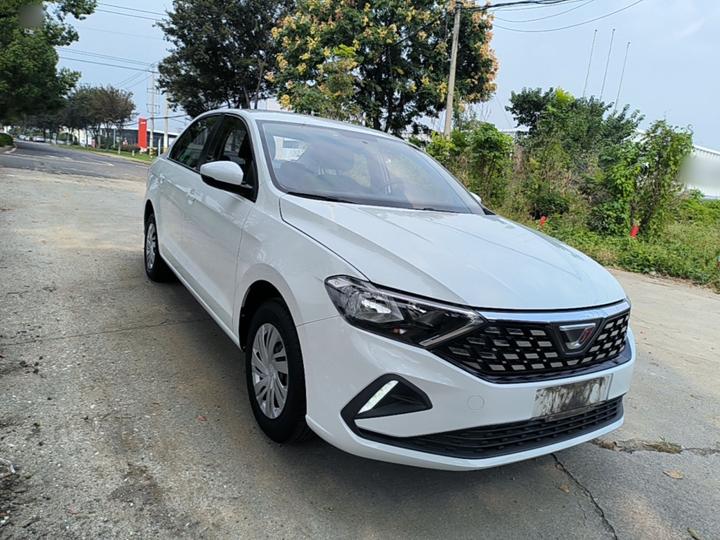 VA3 2020 1.5L AT photo 3