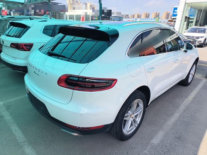 2017 Macan 2.0T photo 4