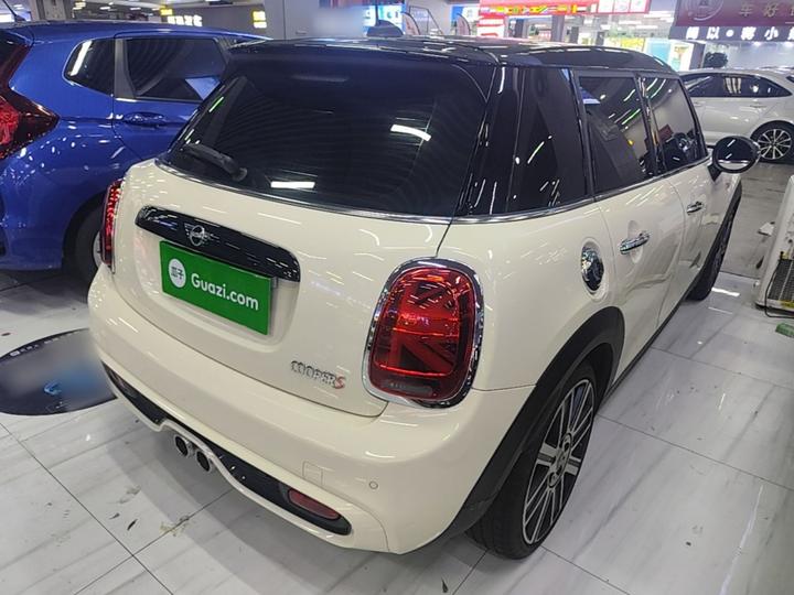 2019 2.0T COOPER S 5-Door photo 4