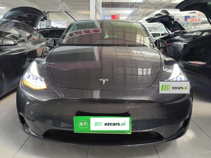 Model Y 2024 RWD photo 2