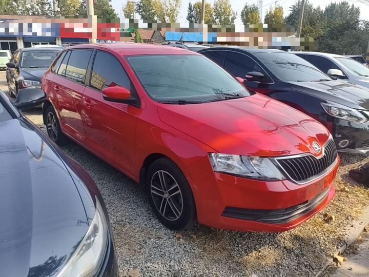 Rapid Spaceback 2018 1.6L MT Standard photo 3