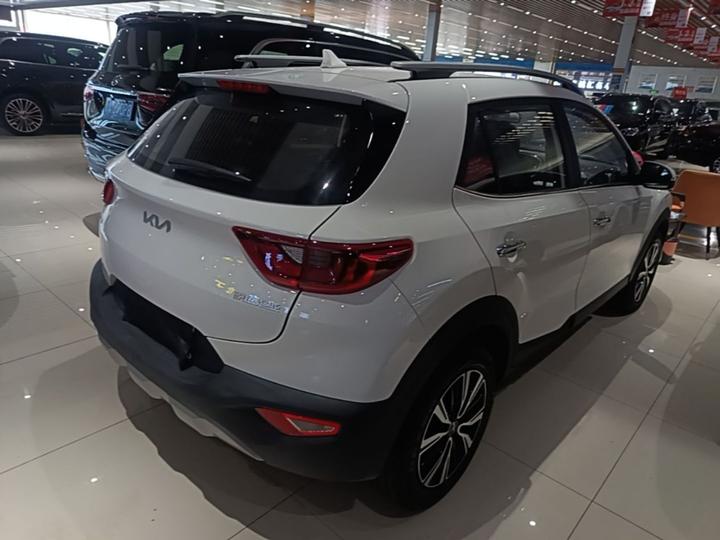 Stonic 2026 1.4L AT photo 4