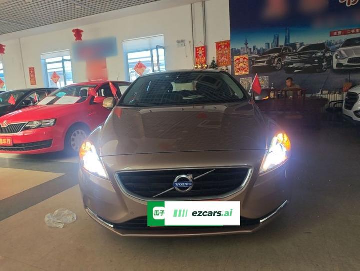 V40 2015 1.6T photo 2