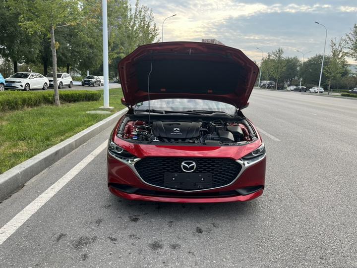 3 Axela 2021 2.0L AT photo 3