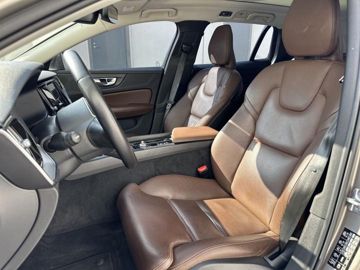 V60 2020 T5 Luxury photo 7