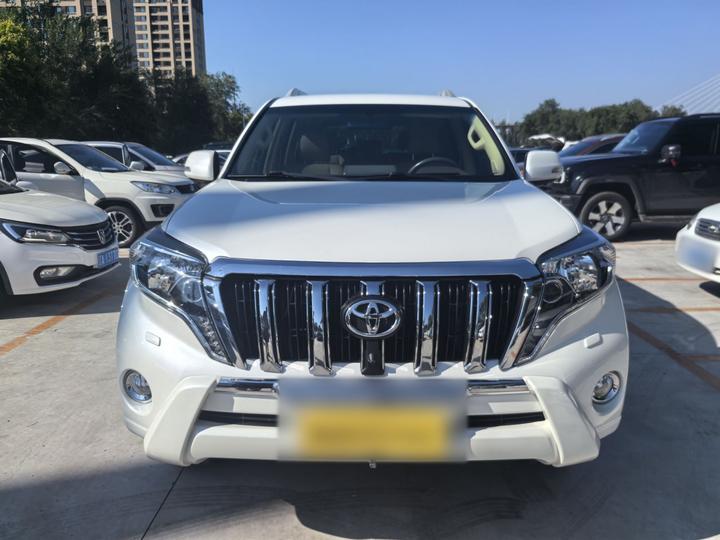 Prado Parallel Import photo 2