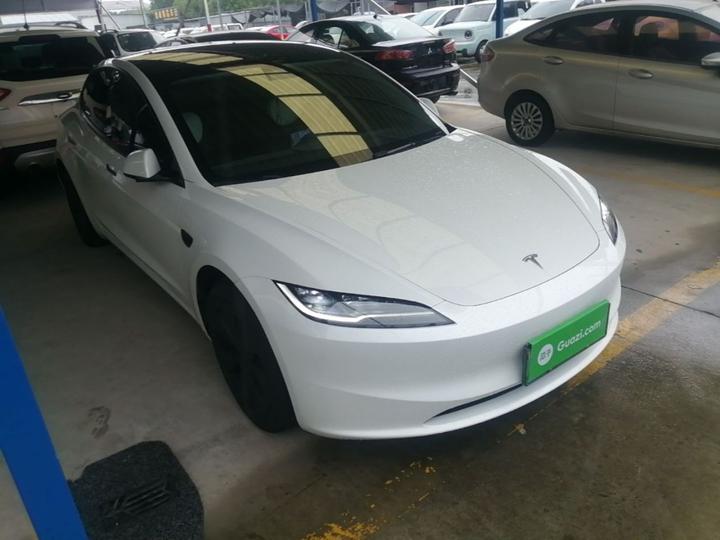 Model 3 2025 RWD photo 3