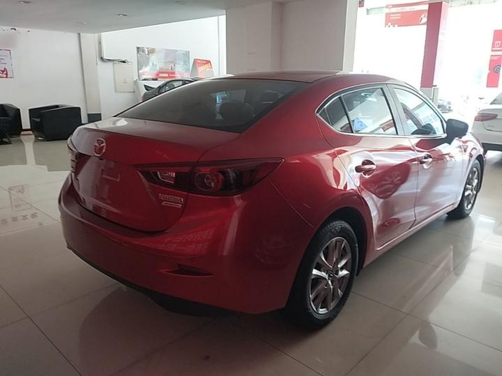 3 Axela 2017 Sedan 1.5L AT Luxury China V photo 4