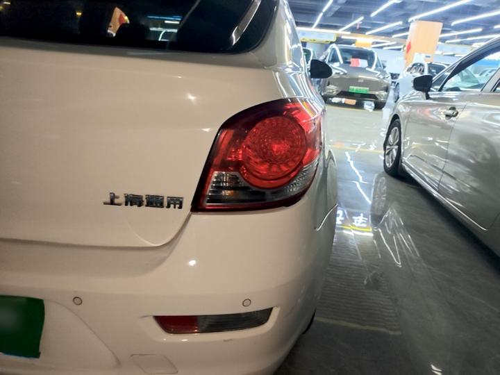 2013 Hatchback 1.6L AT Luxury photo 7