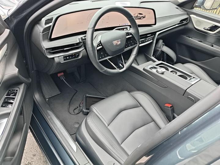 CT6 2023 28T Luxury photo 5