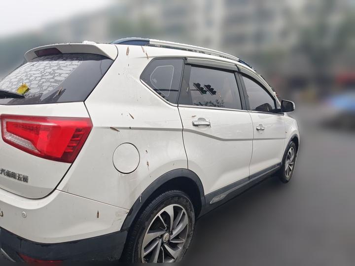 560 2015 1.8L MT Elite photo 6