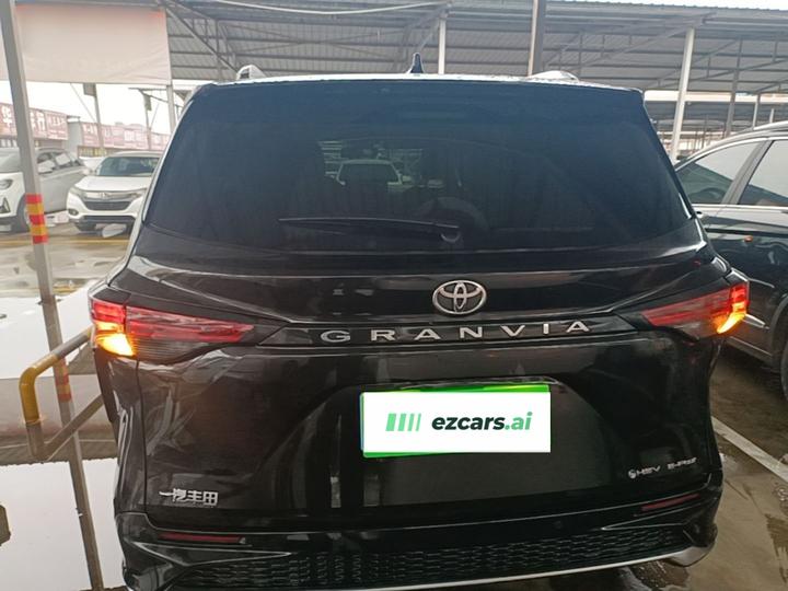 Granvia 2024 2.5L Hybrid Premium PLUS AWD photo 5