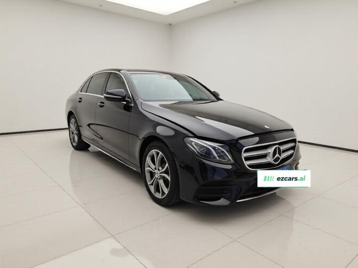 E-Class 2020 E 300 L Sport Luxury photo 3