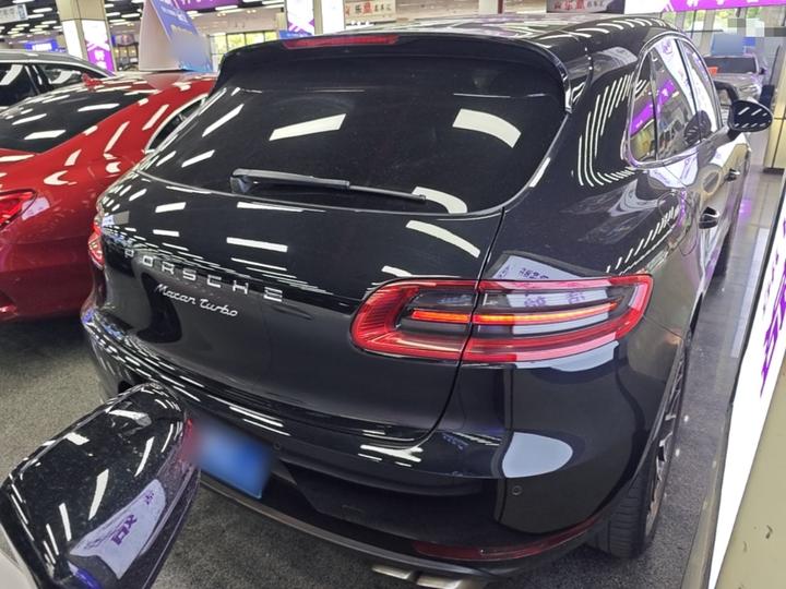 2017 Macan Turbo 3.6T photo 4