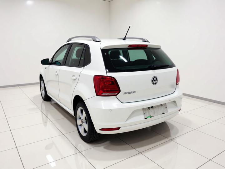 Polo 2016 1.6L AT Comfort photo 4