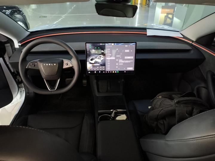 Model 3 2023 Long Range AWD photo 2