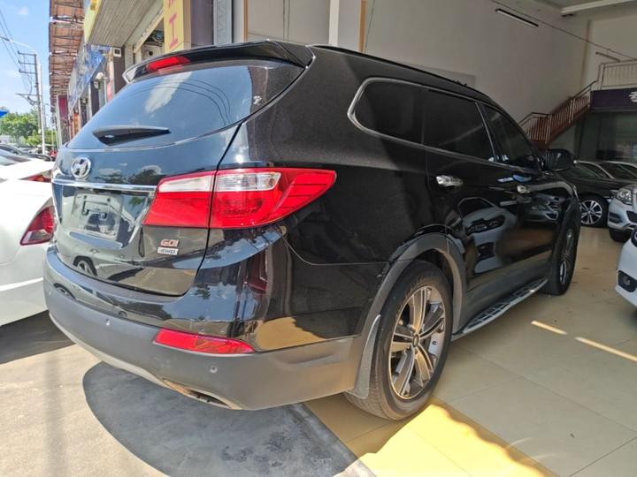 2013 3.0L 7-Seater AWD Luxury photo 4