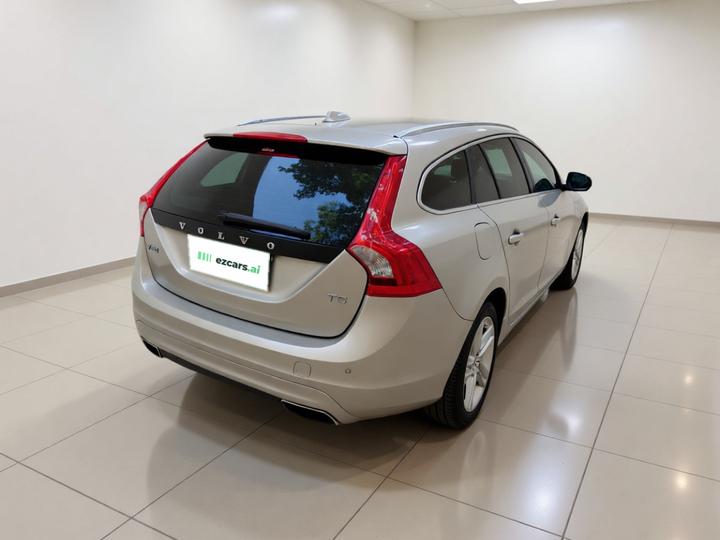 V60 2015 T5 photo 4