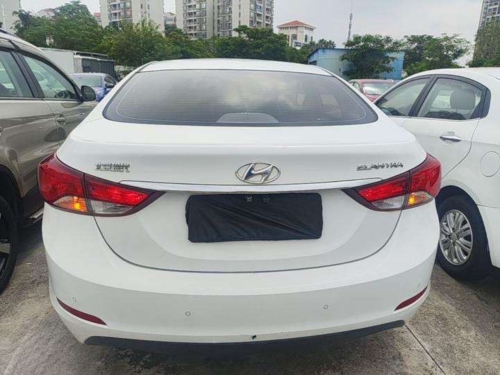 Elantra 2016 1.6L AT Smart photo 3