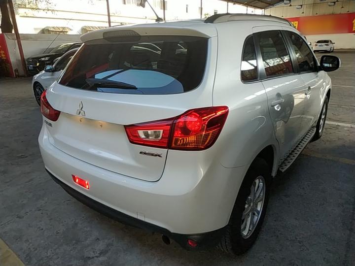 ASX 2013 2.0L CVT RWD Elite photo 6