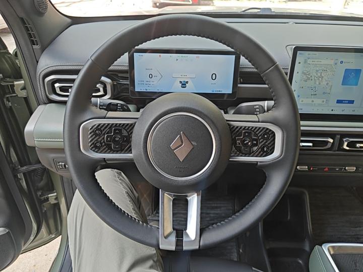 Plus 2024 Flagship 4-Seater photo 6