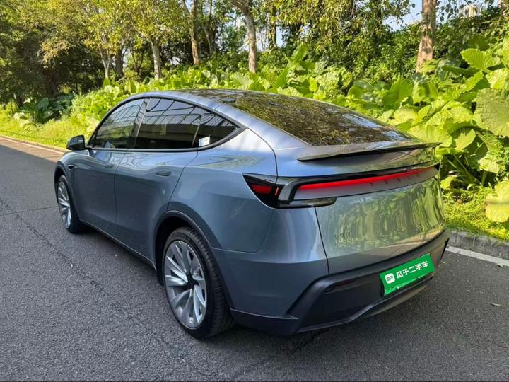 Model Y 2026 RWD photo 4