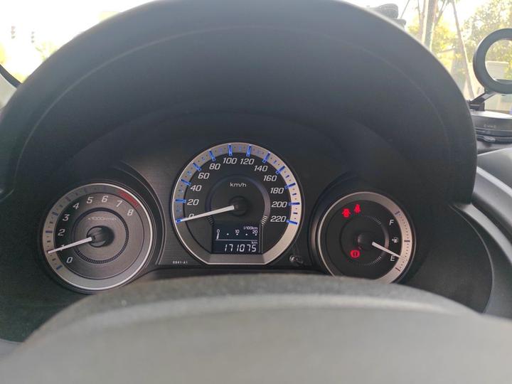 Classic 2012 1.5L MT Comfort photo 8