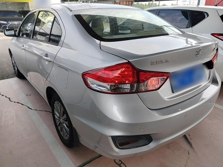 2015 1.6L AT photo 4