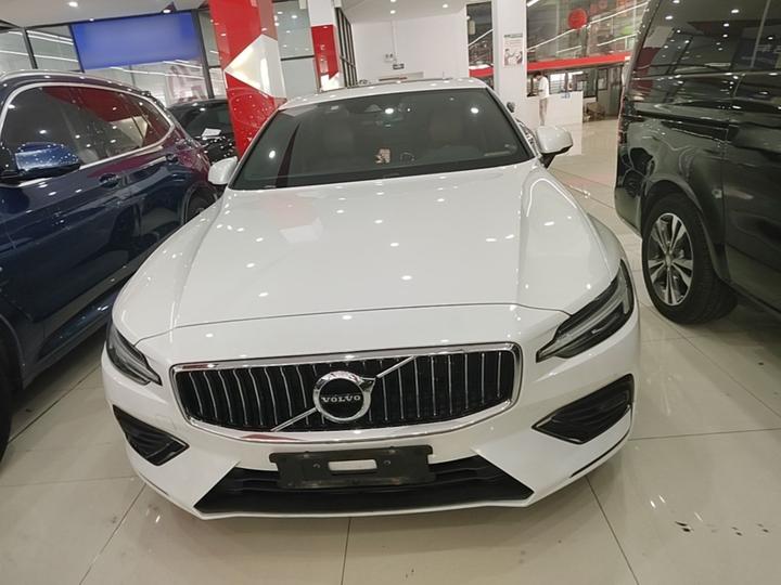 S60 2022 B4 Luxury photo 2