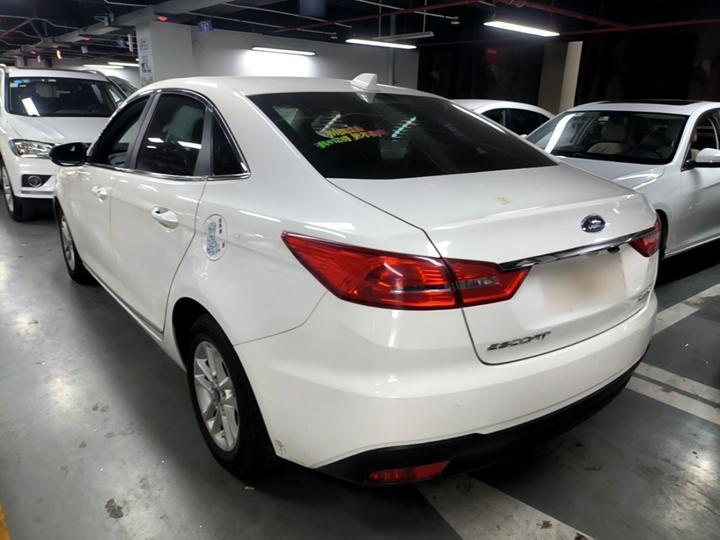 Escort 2019 1.5L MT photo 4