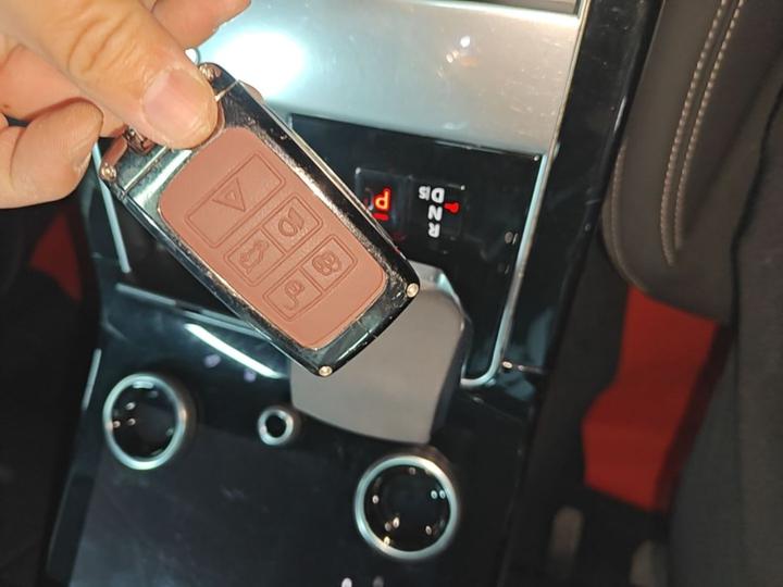 Range Rover Velar 2021 P250 photo 8