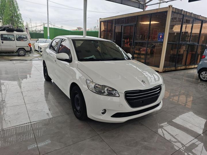 301 2016 1.6L MT photo 3