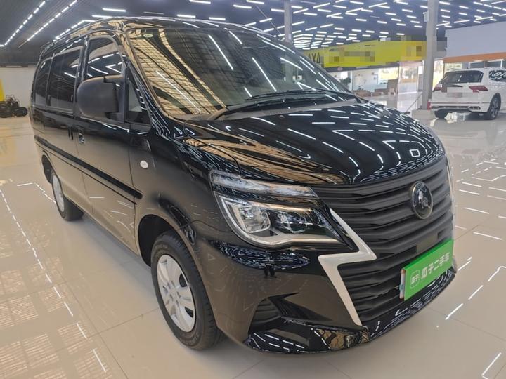 Lingzhi 2025 M5 1.6L Short Wheelbase 7-Seater photo 3