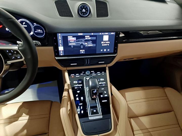 2018 Cayenne 3.0T photo 8