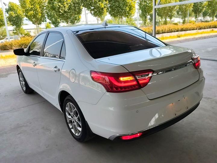 Vision 2018 1.5L MT photo 4