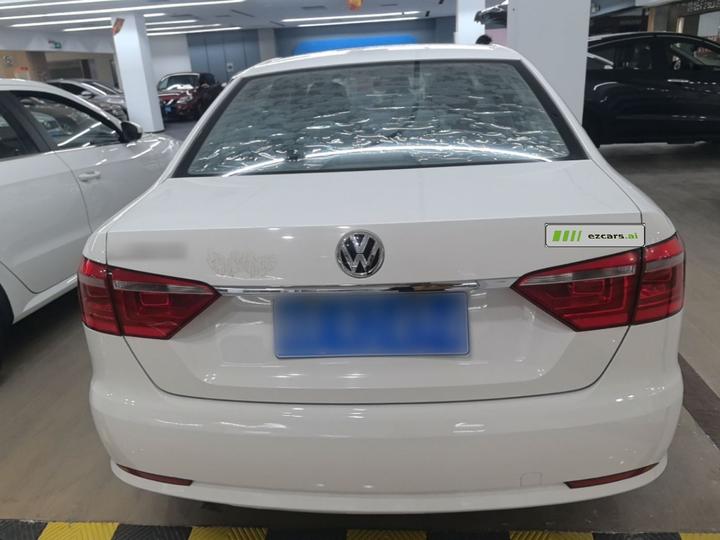 Lavida 2013 Facelift Classic 1.6L AT photo 5