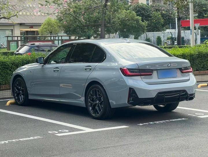 3 Series 2026 330Li M M Sport Night Package photo 4