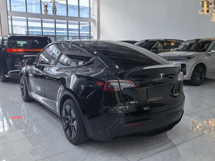Model Y 2022 Facelift RWD photo 4