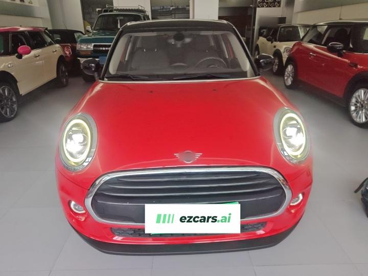 2019 1.5T COOPER Classic 5-Door photo 2