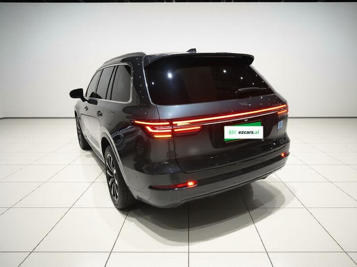 Li Auto ONE 2021 EREV 6-Seater photo 4