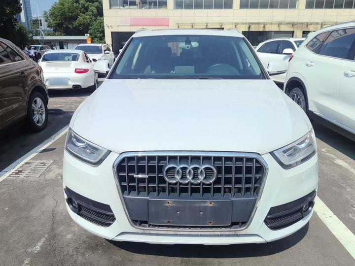 Q3 2015 35 TFSI quattro Luxury photo 2