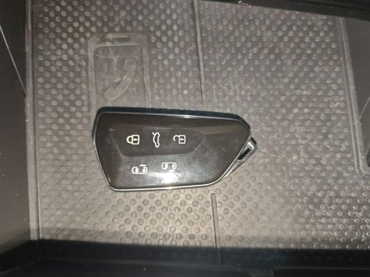Viloran 2024 380TSI Premium photo 8