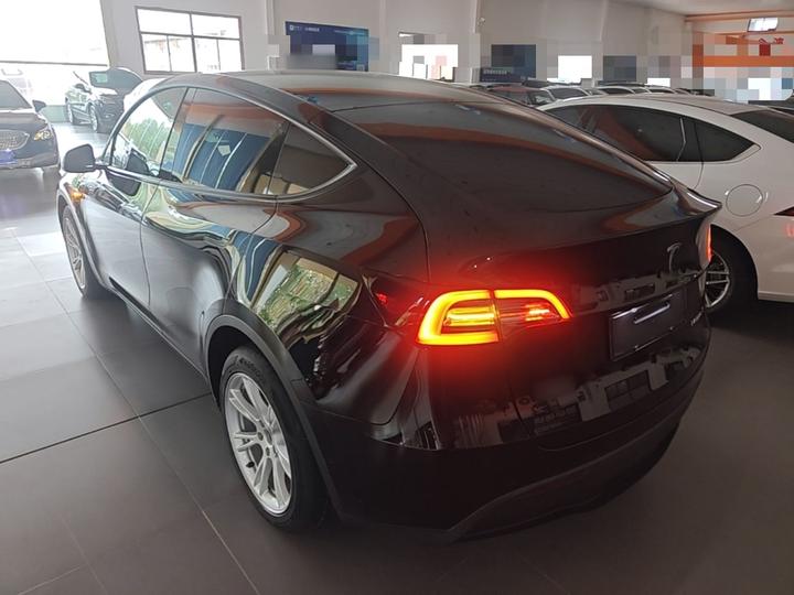 Model Y 2022 Long Range AWD photo 4