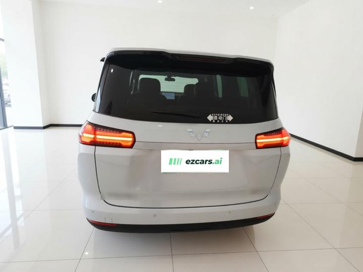 730 EV 2025 125km Luxury photo 5