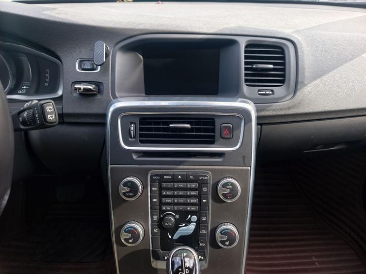 V60 2015 T5 photo 5