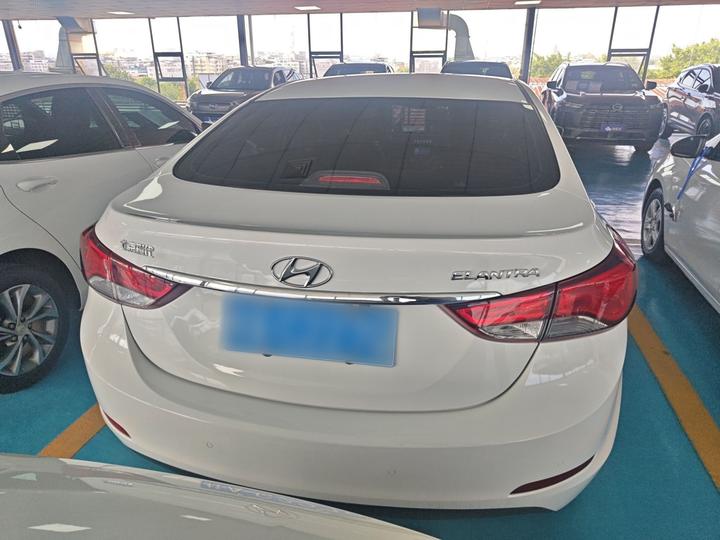 Elantra 2016 1.6L AT Smart photo 5
