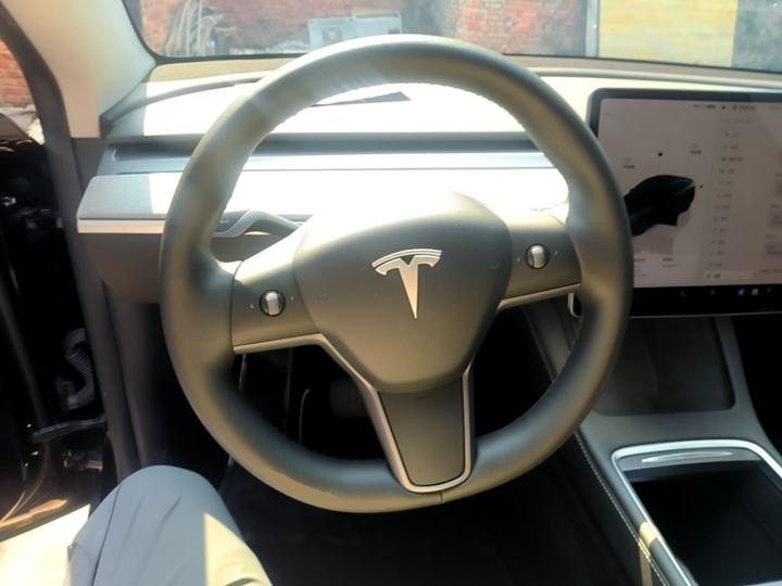 Model Y 2023 Long Range AWD photo 2