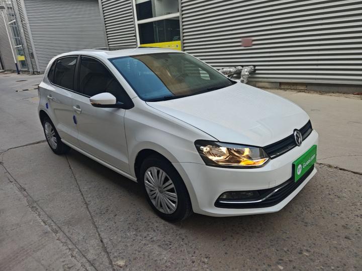 Polo 2016 1.6L AT Comfort photo 3
